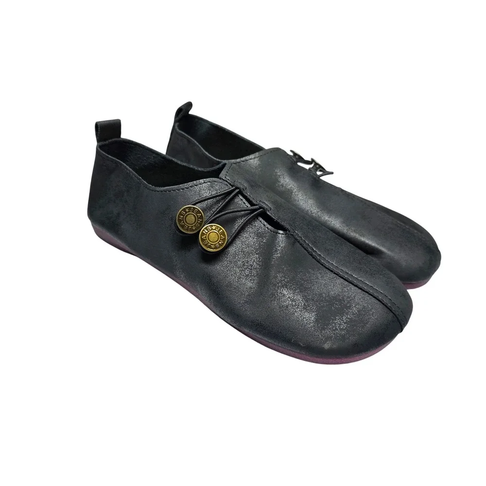 Unbranded Black Distressed Button Accent Loafers Flats Size 39 Burgundy Sole